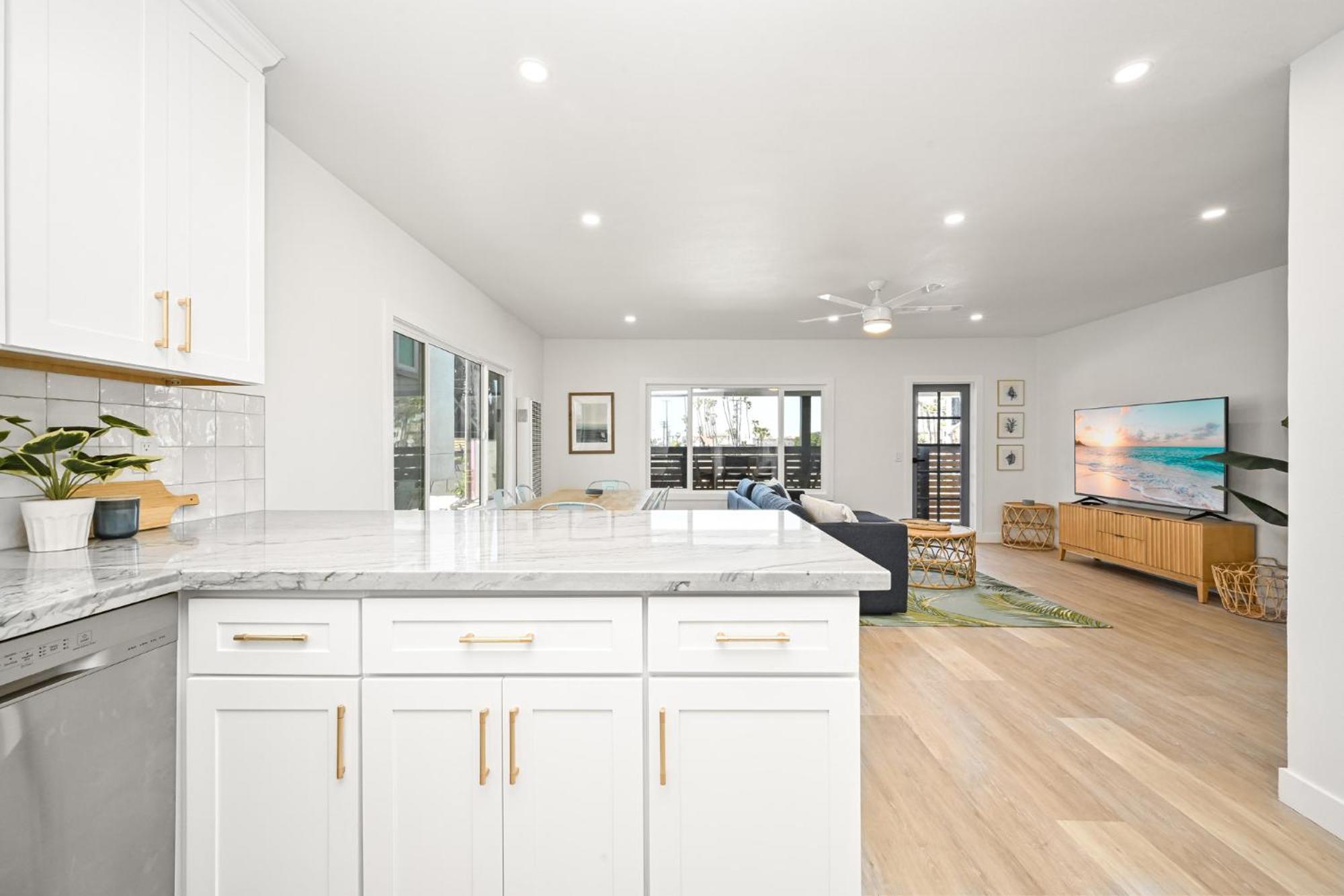 Brand New Home By The Beach & Historic Sunset Water Tower Sunset Beach Bagian luar foto