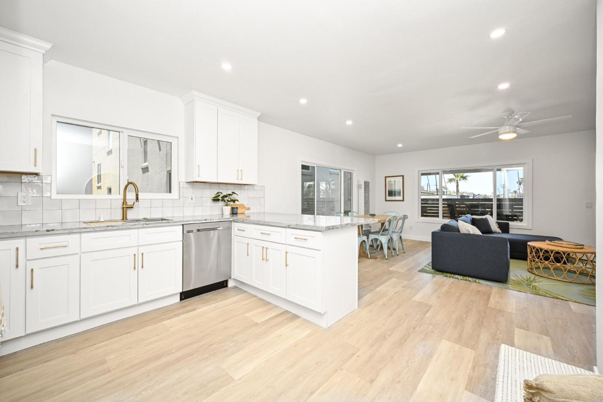 Brand New Home By The Beach & Historic Sunset Water Tower Sunset Beach Bagian luar foto